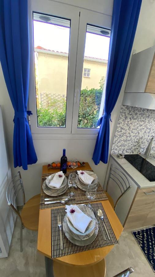 Patras Blue Suite Exteriör bild