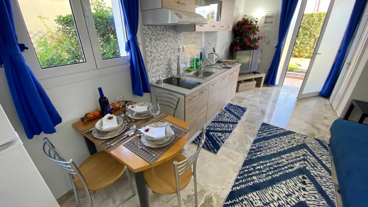 Patras Blue Suite Exteriör bild
